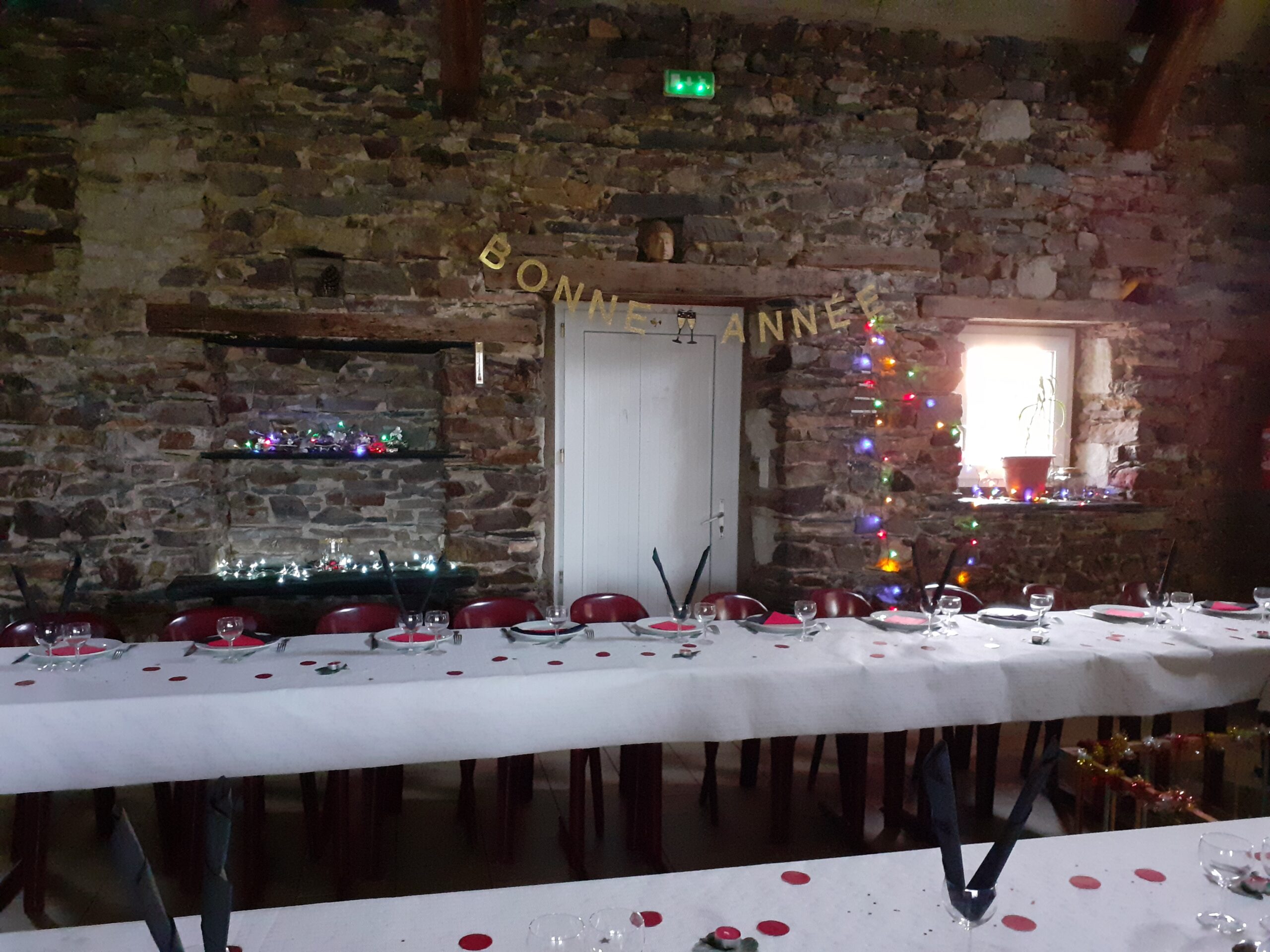 nouvel-an-salle-de-reception-camping-la-bradiere-Savennieres.jpg
