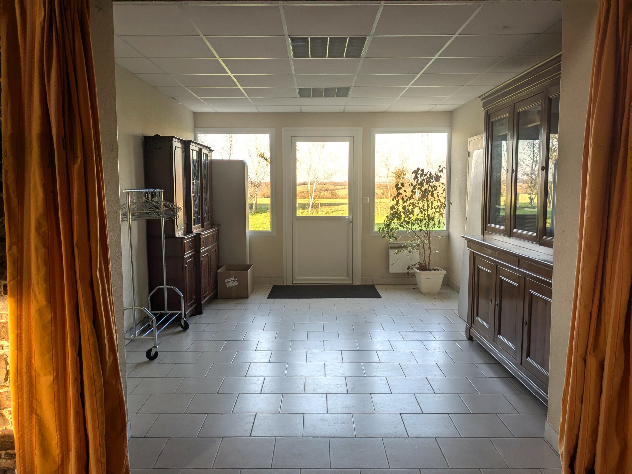 salle-de-reception camping-la-Bradiere-Savenniere-angers.jpg