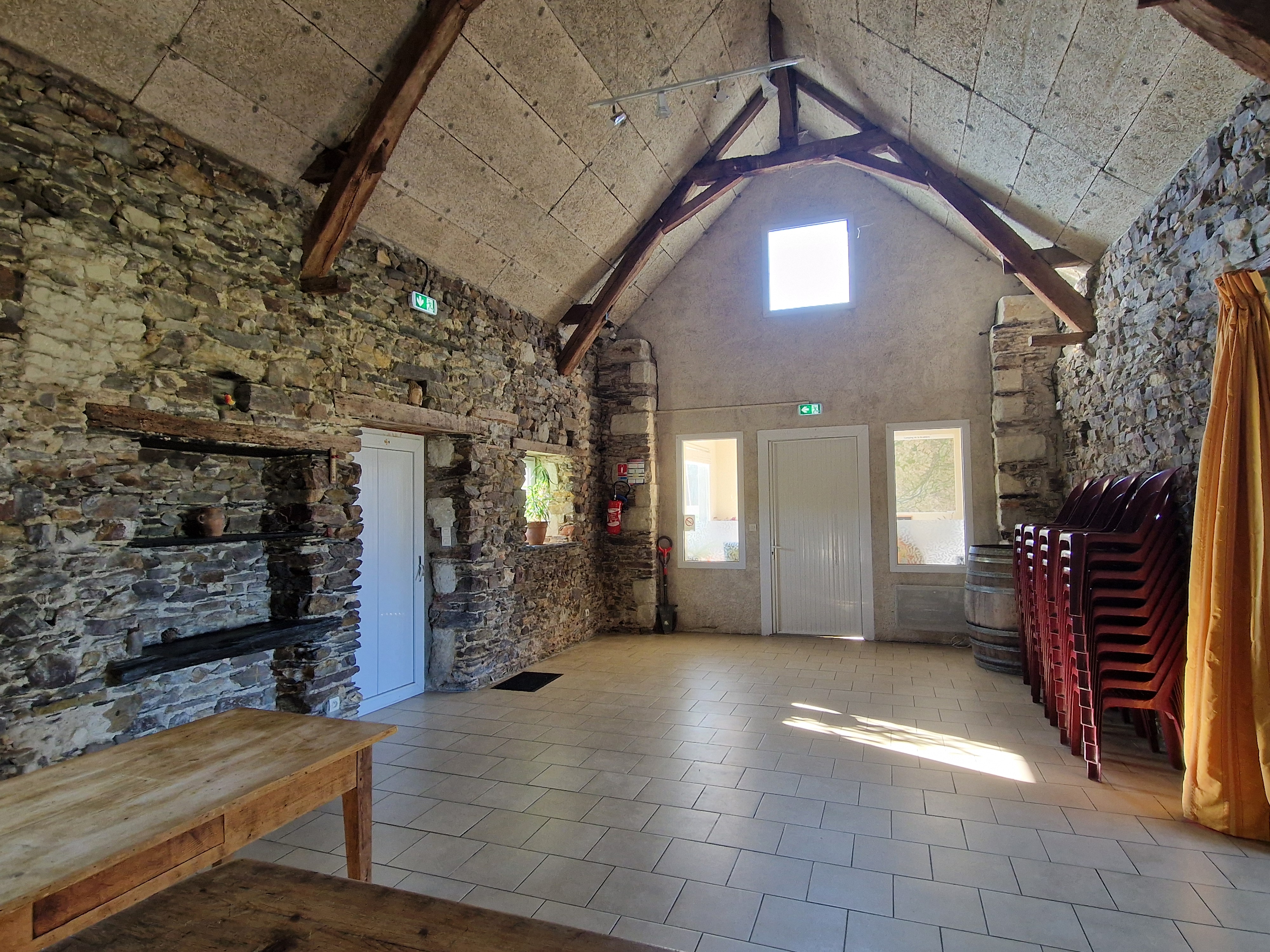 salle-reception-disponible-mariage-fete-savenniere.jpg