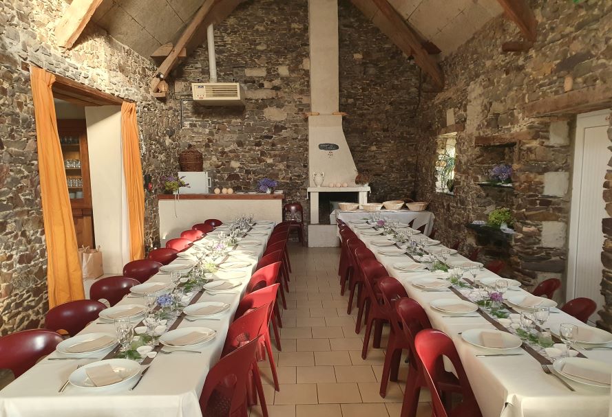 salle-reception-la-bradiere-savennieres-interieur.jpg